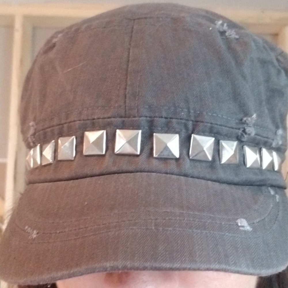 Lightly use hat